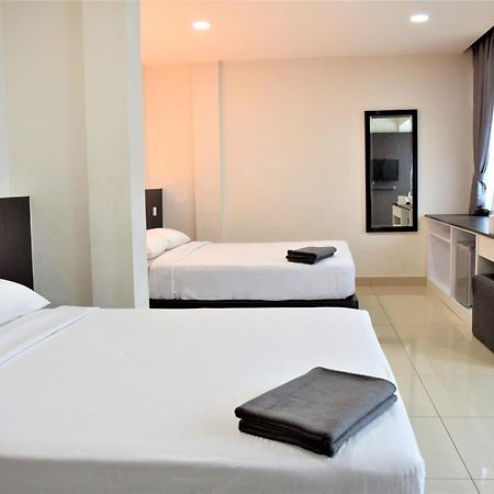 Desaru, Bayu Balau Beach Resort Bandar Penawar Exterior foto