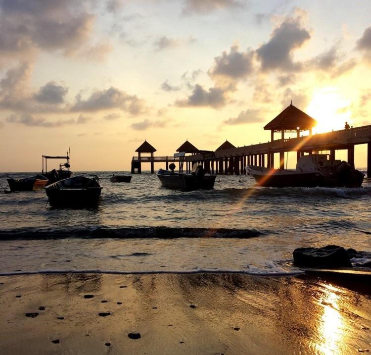 Desaru, Bayu Balau Beach Resort Bandar Penawar Exterior foto